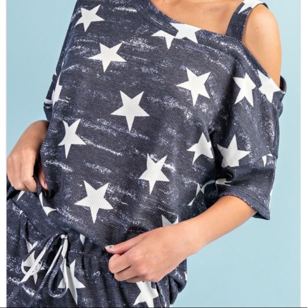 2-PIECE SET RESTOCK!! 5⭐️STAR PRINT LOUNGE SET - Picture 2 of 11